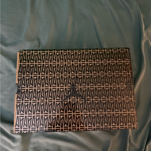 Nike Air Jordan 12 A Ma Maniere Size 9 - Picture 9 of 9